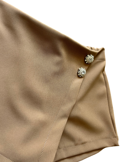 pantaloncino con bottone gioiello e elastico sul retro per bambina