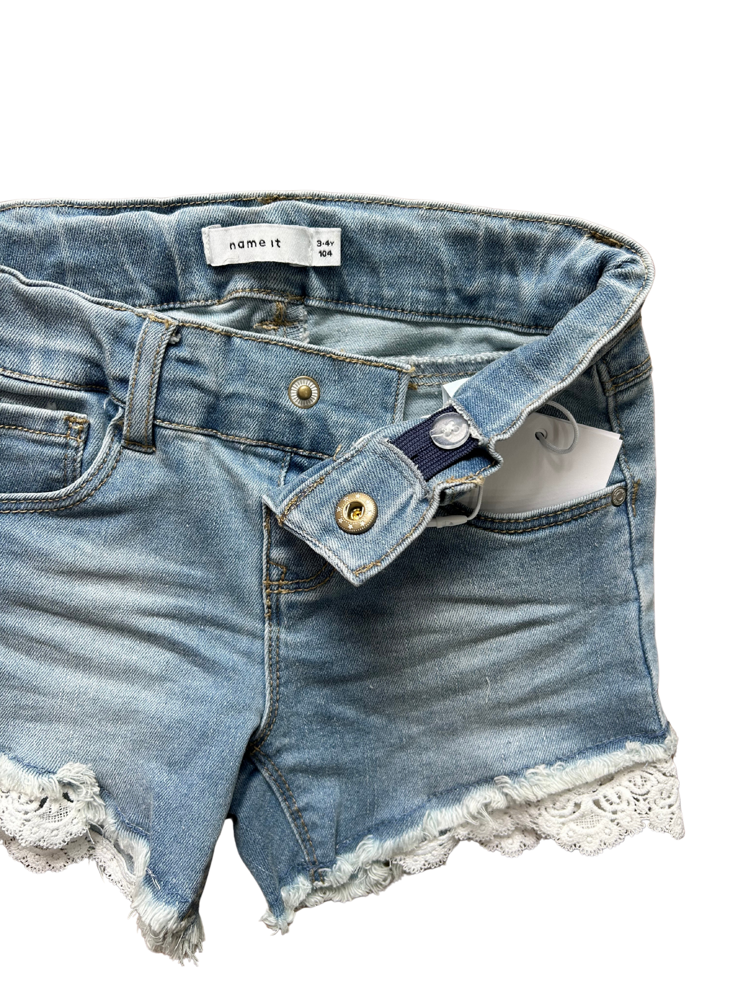 Short con inserto pizzo