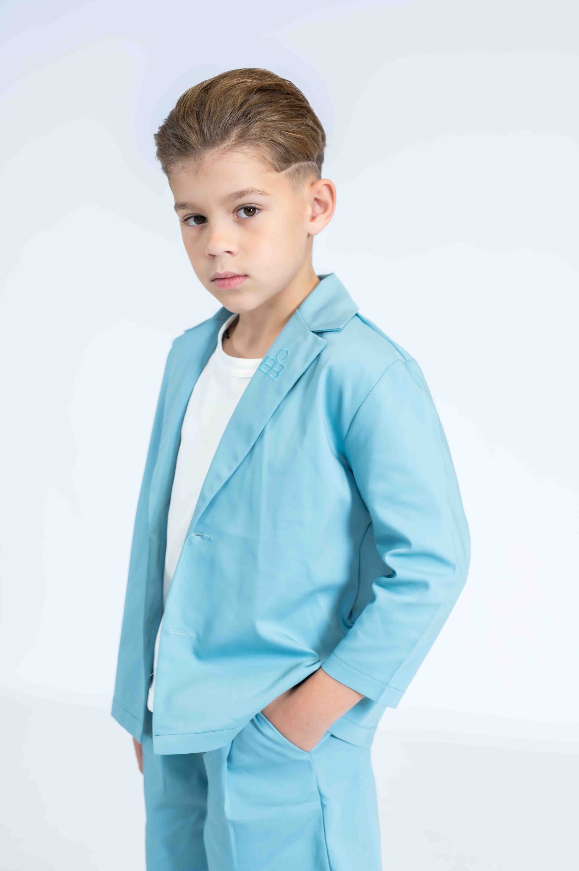 completo elegante bimbo con giacca e bermuda