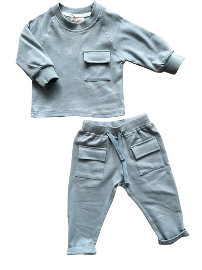 Tuta completa azzurro polvere particolare e comoda per neonati e bambini