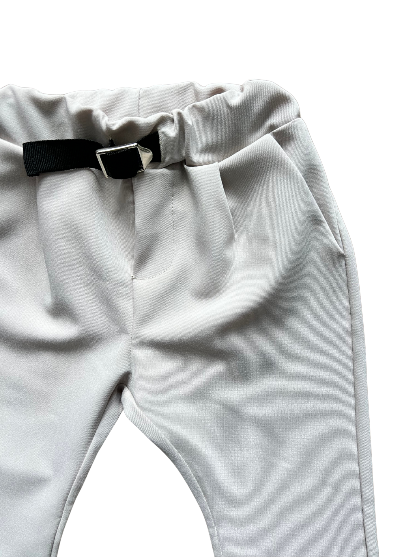 pantalone grigio chiaro con cinghia nera per bambino e neonato