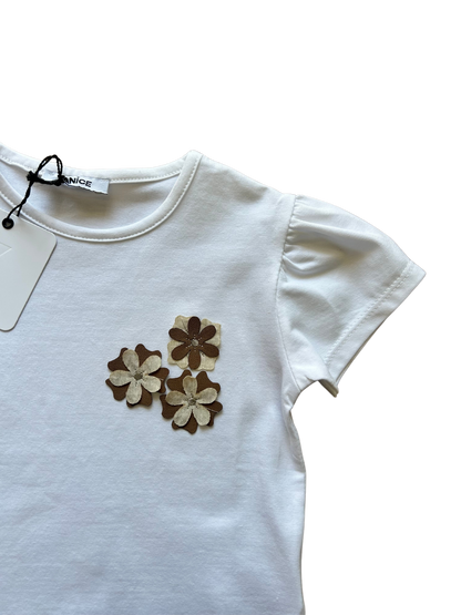 t-shirt bianca con dettagli marrone per bambina