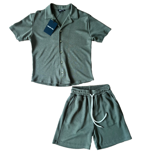 Completo sportivo verde militare