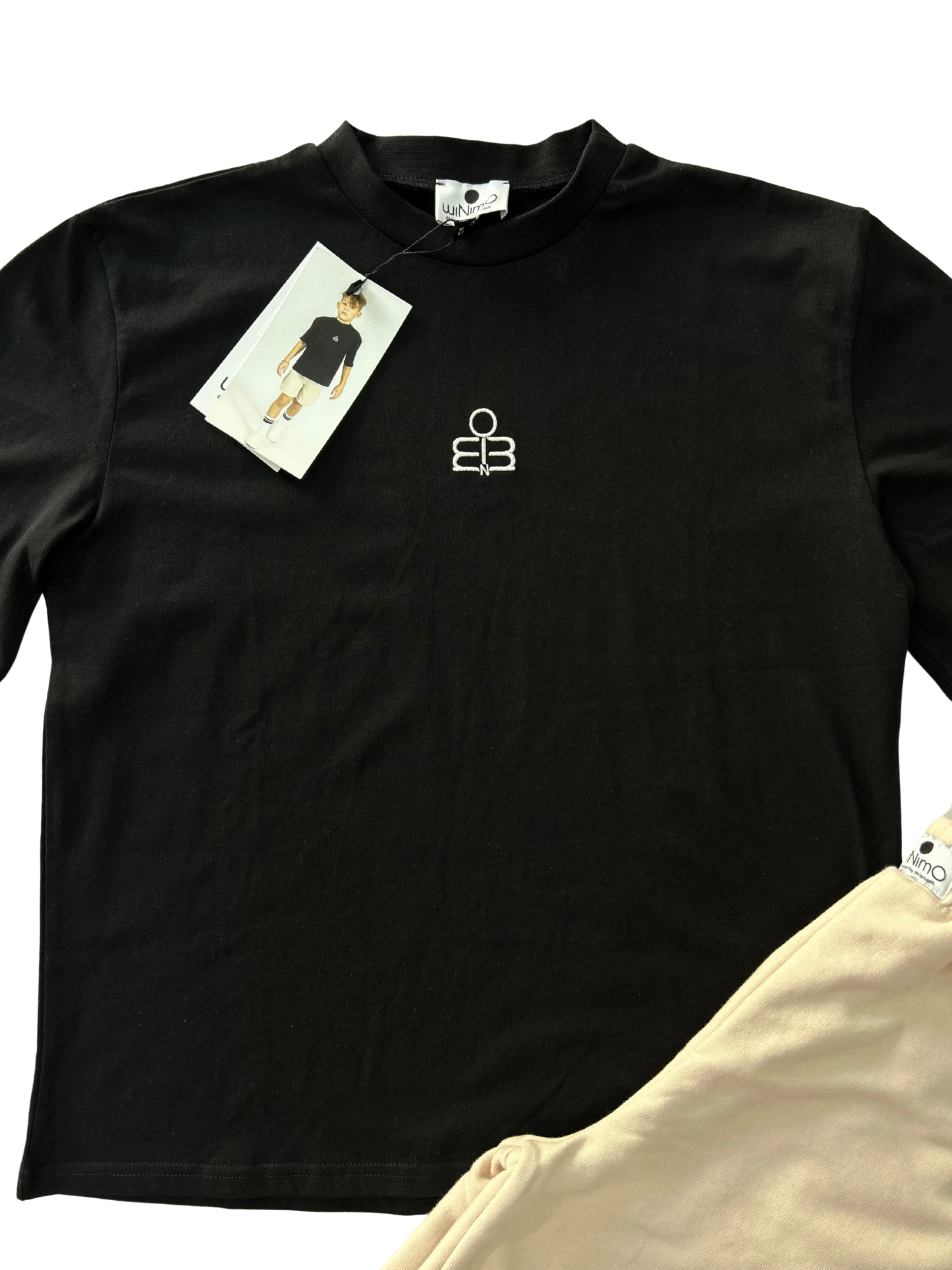 Completo t-shirt e bermuda sportivo