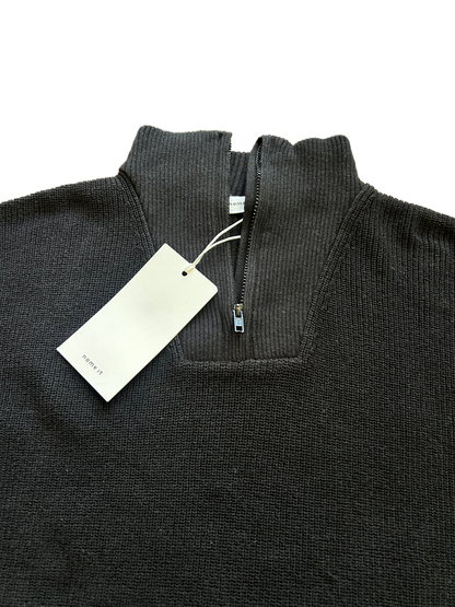 Maglioncino nero classico sportivo