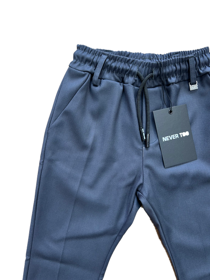 pantalone grigio elegante e comodo per bambino