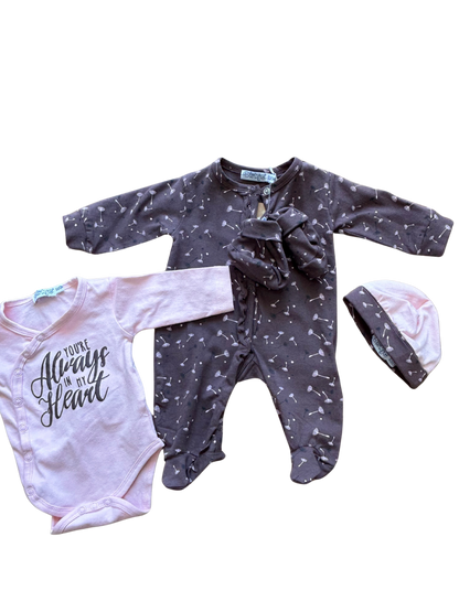 Set neonata dirkje in cotone organico con tutina body cappellino e calzini