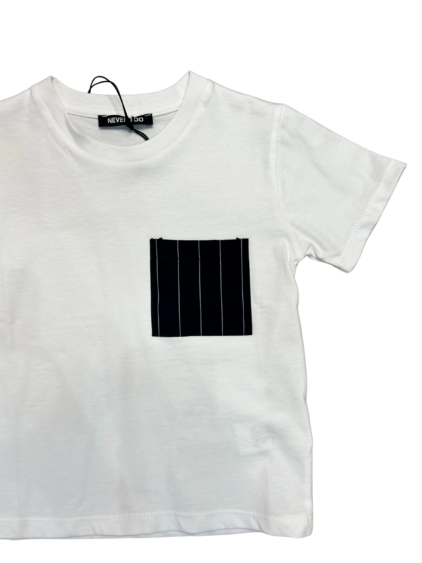 T-shirt con taschino gessato