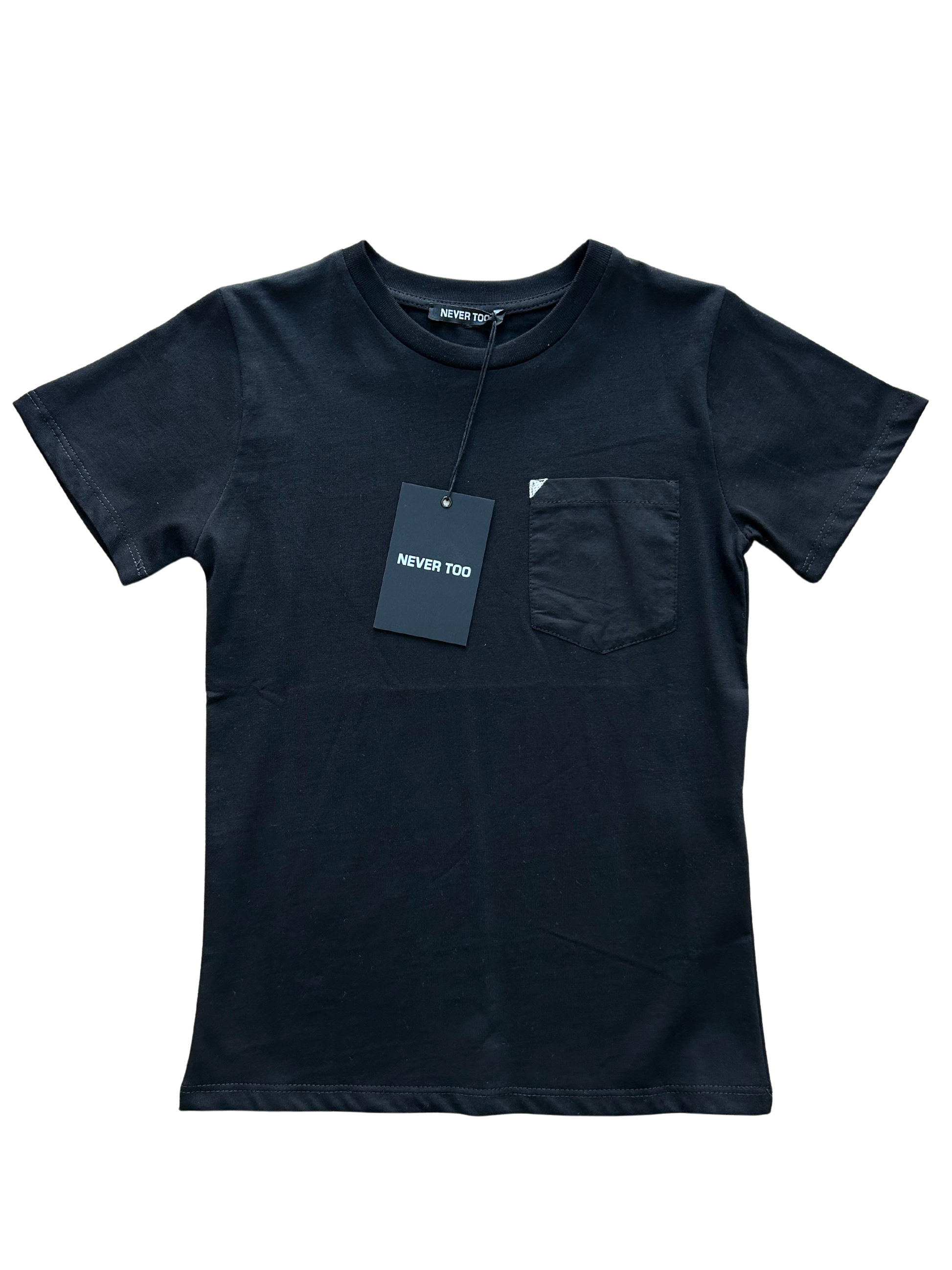 t-shirt in cotone nera con taschino dettaglio ricamo never too per bambino e ragazzo 